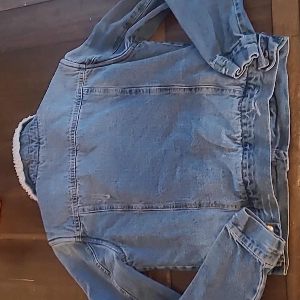 Hot Topic distressed sherpa-lined jean jacket size XS - Picture 4 of 4